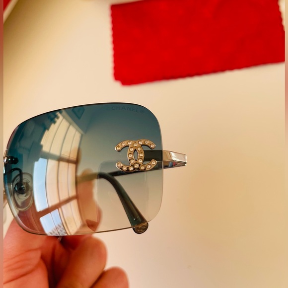LIKE NEW🦋 RARE CHANEL BLUE RIMLESS CRYSTAL CC SUNGLASSES 4017-D - Picture 8 of 16